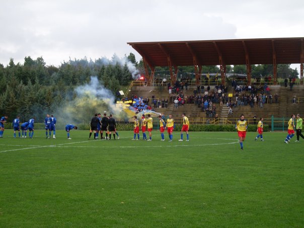 SPUTA IN FACCIA AD UN AVVERSARIO: SQUALIFICA PER CALCIATORE DELL’ASCOLI SATRIANO