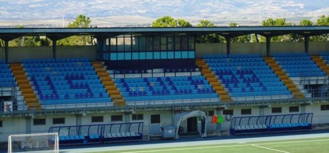 Sputi, bicchieri e bottiglie di plastica all’arbitro. Per il Lucera multa salata