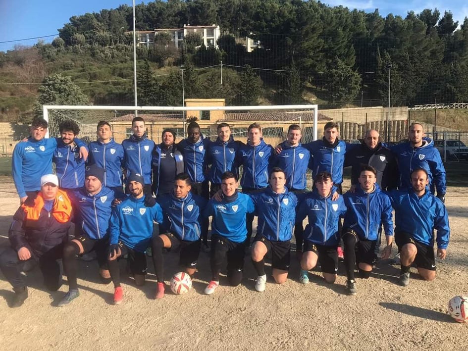 ECCO UNO PER UNO I PROTAGONISTI DELL’ATHLETIC ACCADIA DI MISTER SOLIMENE