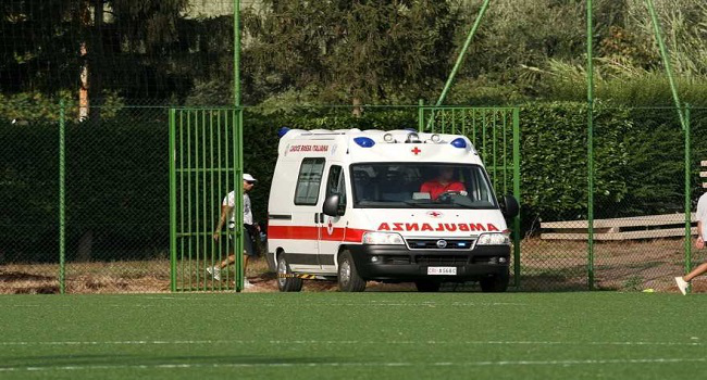 NEL FOGGIANO: 17ENNE TRASPORTATO URGENTEMENTE IN OSPEDALE. LA SQUADRA NON SE LA SENTE DI CONTINUARE