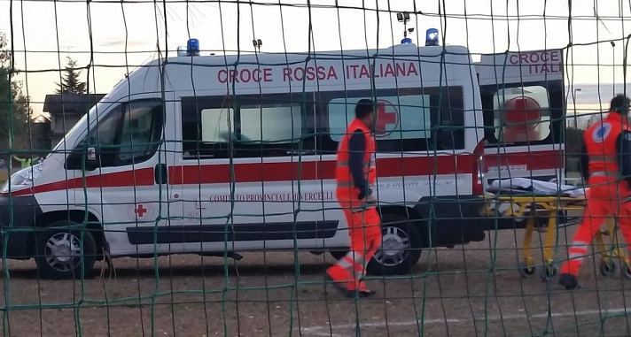 ARBITRO PICCHIATO A FOGGIA IN UN TORNEO AMATORIALE: GLI HANNO SPEZZATO UN BRACCIO