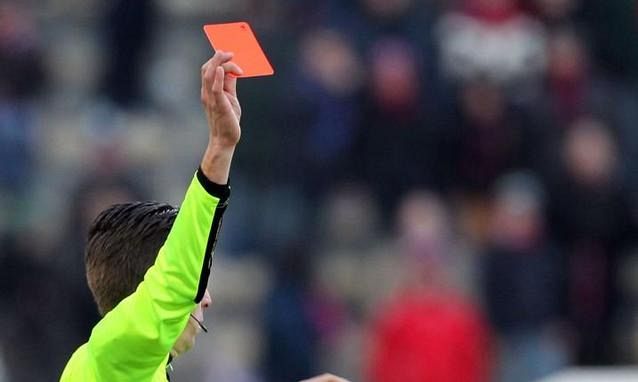 CALCIATORE DELLO SPORTING TORREMAGGIORE ALL’ARBITRO. “E’ MEGLIO CHE TI RITIRI”. SQUALIFICATO