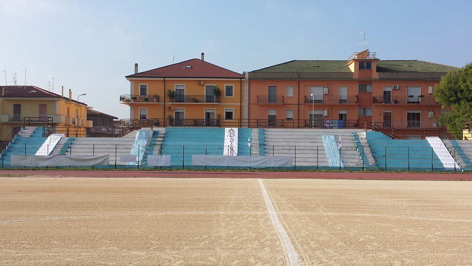 IN TERZA CHE SFIDA SAN NICANDRO-ISCHITELLA. CI SI GIOCA IL PASSAGGIO DIRETTO IN SECONDA